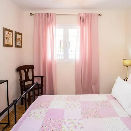 Casa Juana A 50 Metros La Playa Del Reducto Y Wifi Free Nyaraló