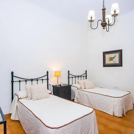 Casa Juana A 50 Metros La Playa Del Reducto Y Wifi Free Nyaraló