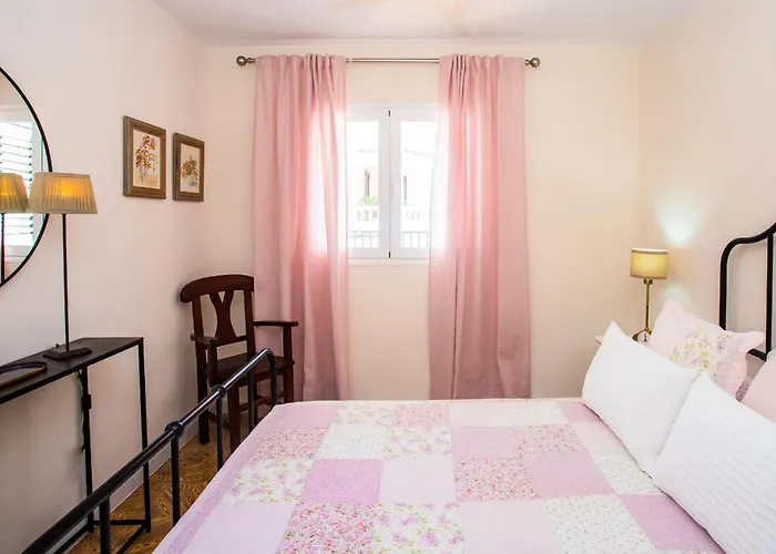 Casa Juana A 50 Metros La Playa Del Reducto Y Wifi Free Tatil Evi